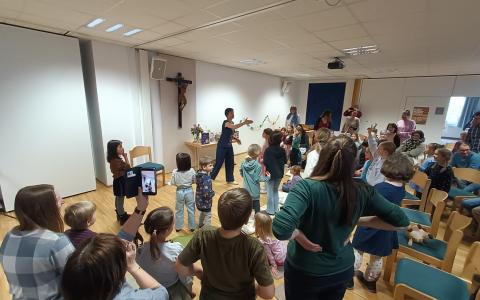 Gedicht pantomimisch darstellen